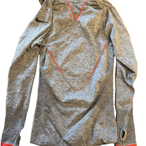 Fitted Nike Pro Long Sleeve Hooded Shirt - Picture 5 of 5